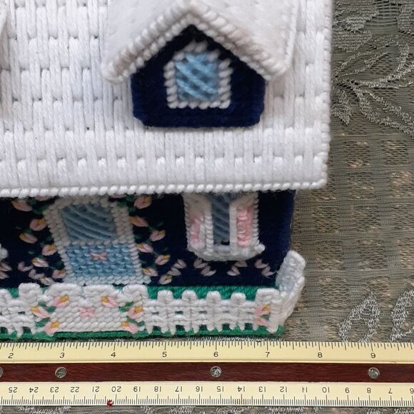 2 STORY COTTAGE  HANDMADE PLASTIC CANVAS TISSUE STATIONARY ORGANIZER - Picture 6 of 7